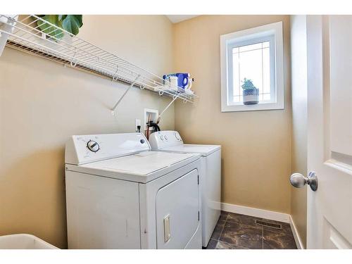 705 10 Avenue West, Barnwell, AB - Indoor Photo Showing Laundry Room