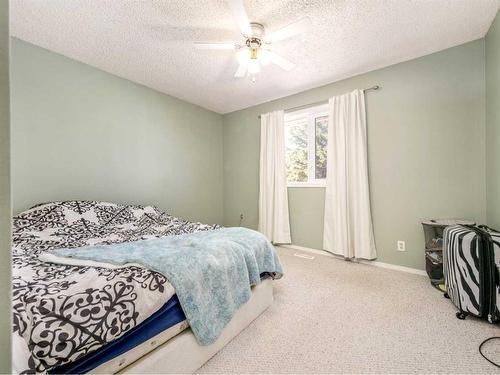 557 Schofield Street, Pincher Creek, AB - Indoor Photo Showing Bedroom