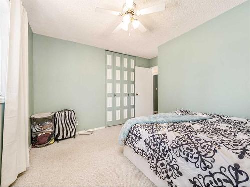 557 Schofield Street, Pincher Creek, AB - Indoor Photo Showing Bedroom