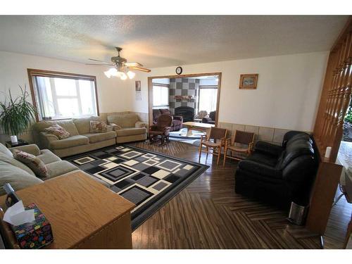 155025 Hwy 524, Rural Taber, M.D. Of, AB - Indoor Photo Showing Living Room
