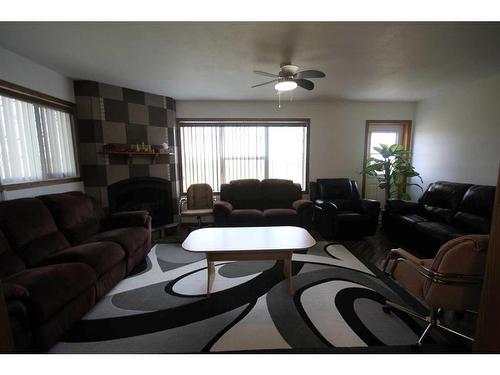 155025 Hwy 524, Rural Taber, M.D. Of, AB - Indoor Photo Showing Living Room
