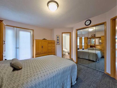 1802 Evergreen Drive, Hillcrest, AB - Indoor Photo Showing Bedroom