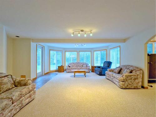 1802 Evergreen Drive, Hillcrest, AB - Indoor Photo Showing Living Room