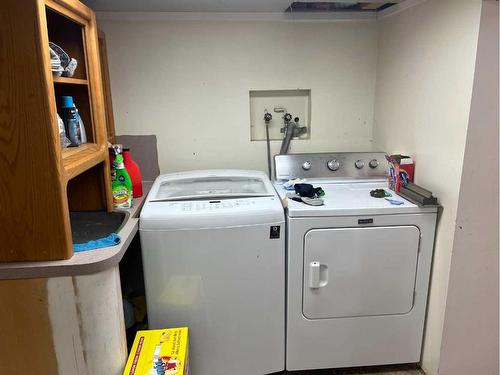 41 1 Avenue South, Magrath, AB - Indoor Photo Showing Laundry Room