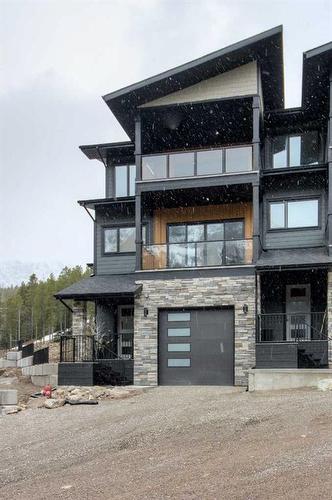 429 Starlight Way, Rural Pincher Creek No. 9, M.D. Of, AB - Outdoor With Balcony With Facade