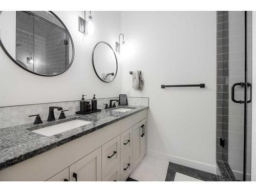 429 Starlight Way, Rural Pincher Creek No. 9, M.D. Of, AB - Indoor Photo Showing Bathroom