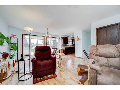 877 Kettles Street, Pincher Creek, AB - Indoor Photo Showing Living Room
