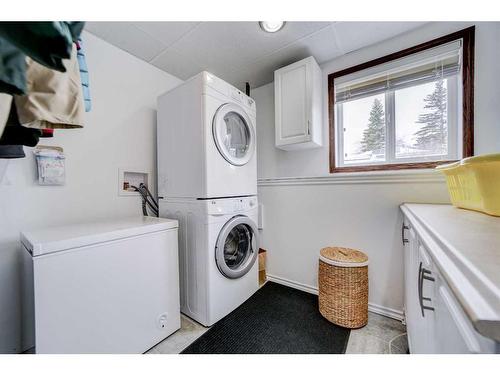 877 Kettles Street, Pincher Creek, AB - Indoor Photo Showing Laundry Room