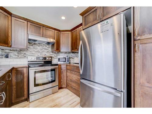 877 Kettles Street, Pincher Creek, AB - Indoor Photo Showing Kitchen With Upgraded Kitchen
