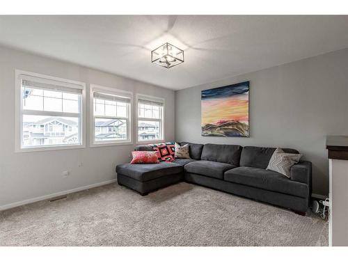934 Miners Boulevard West, Lethbridge, AB - Indoor Photo Showing Living Room