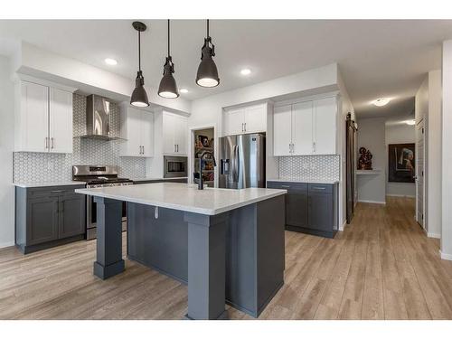 934 Miners Boulevard West, Lethbridge, AB - Indoor Photo Showing Kitchen With Upgraded Kitchen
