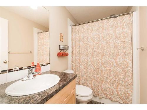 409 Stonecrest Terrace West, Lethbridge, AB - Indoor Photo Showing Bathroom