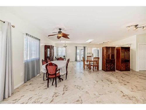 338 4A Street, Stirling, AB - Indoor Photo Showing Dining Room