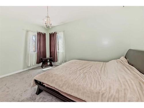 338 4A Street, Stirling, AB - Indoor Photo Showing Bedroom