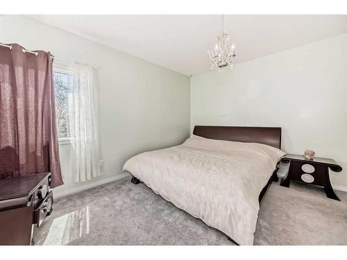 338 4A Street, Stirling, AB - Indoor Photo Showing Bedroom