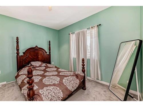 338 4A Street, Stirling, AB - Indoor Photo Showing Bedroom