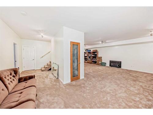 338 4A Street, Stirling, AB - Indoor