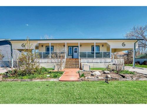 338 4A Street, Stirling, AB - Outdoor With Deck Patio Veranda