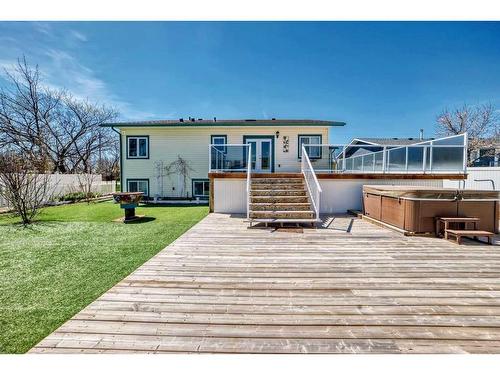 338 4A Street, Stirling, AB - Outdoor With Deck Patio Veranda