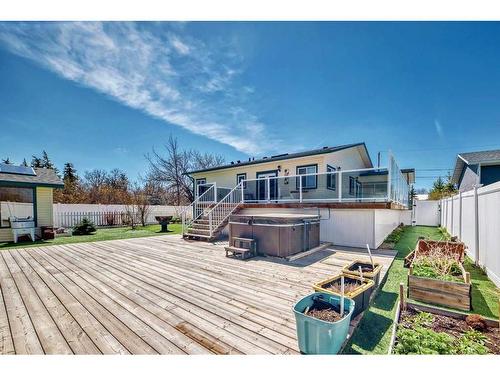 338 4A Street, Stirling, AB - Outdoor With Deck Patio Veranda