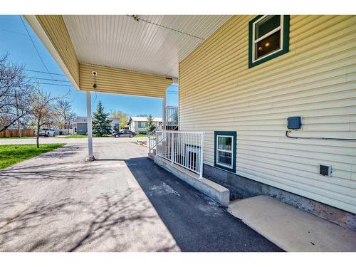 338 4A Street, Stirling, AB - Outdoor With Exterior