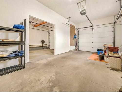 14 Kings Road South, Lethbridge, AB - Indoor Photo Showing Garage
