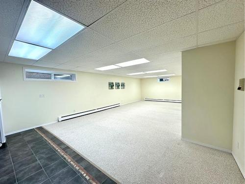 14 Kings Road South, Lethbridge, AB - Indoor Photo Showing Basement