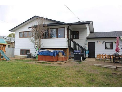 619 Centennial Avenue, Picture Butte, AB - Outdoor With Exterior