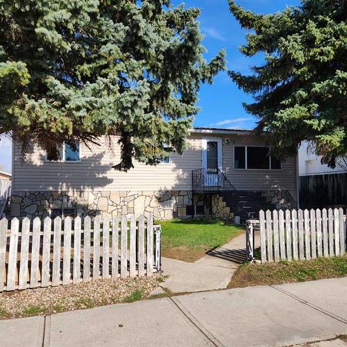 5303 54 Street, Taber, AB - Outdoor