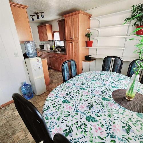 5303 54 Street, Taber, AB - Indoor Photo Showing Dining Room