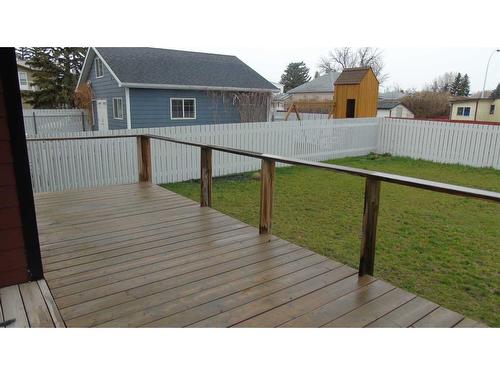 653 19 Street, Fort Macleod, AB - Outdoor With Deck Patio Veranda With Exterior