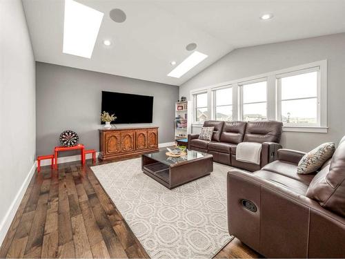 202 Canyon Estates Way West, Lethbridge, AB - Indoor Photo Showing Living Room
