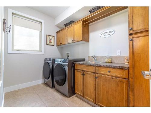 46 Canyoncrest Court West, Lethbridge, AB - Indoor Photo Showing Laundry Room