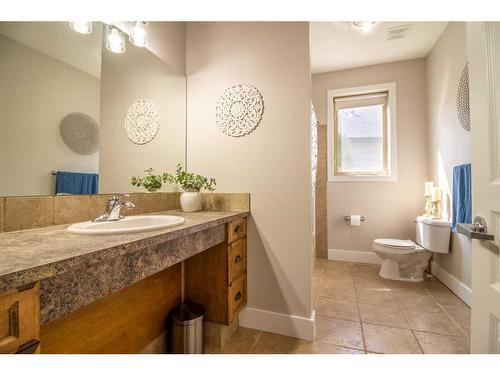 46 Canyoncrest Court West, Lethbridge, AB - Indoor Photo Showing Bathroom