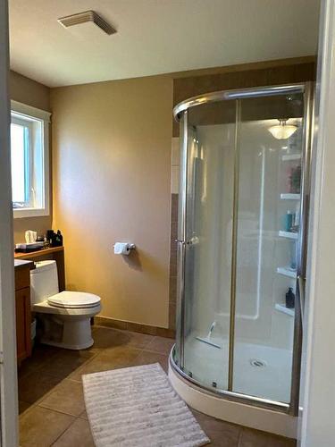 426 Centennial Avenue, Nobleford, AB - Indoor Photo Showing Bathroom
