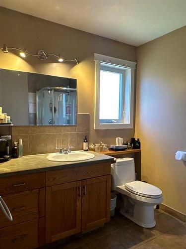 426 Centennial Avenue, Nobleford, AB - Indoor Photo Showing Bathroom