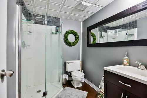 229 2 Street South, Lomond, AB - Indoor Photo Showing Bathroom