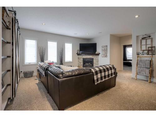 556 Sixmile Crescent South, Lethbridge, AB - Indoor Photo Showing Bedroom