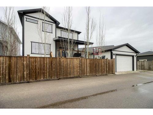 556 Sixmile Crescent South, Lethbridge, AB - Outdoor With Exterior