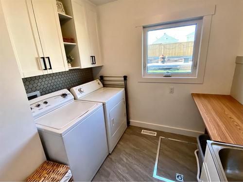 352 22 Street, Fort Macleod, AB - Indoor Photo Showing Laundry Room