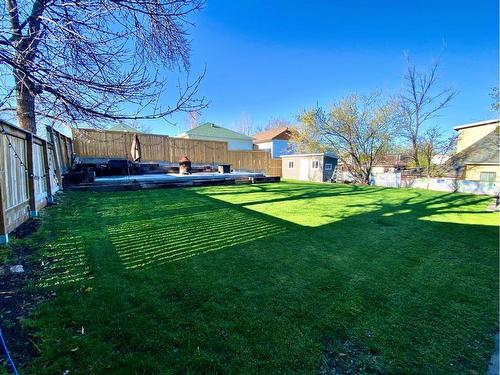 352 22 Street, Fort Macleod, AB - Outdoor With Backyard
