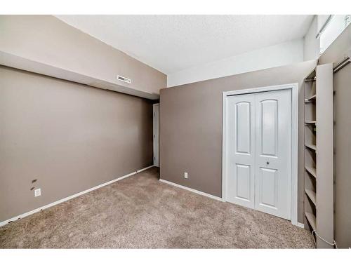 1711 Lakehill Crescent South, Lethbridge, AB - Indoor Photo Showing Other Room