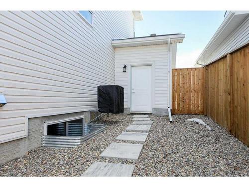 309 Lynx Road North, Lethbridge, AB - Outdoor With Exterior