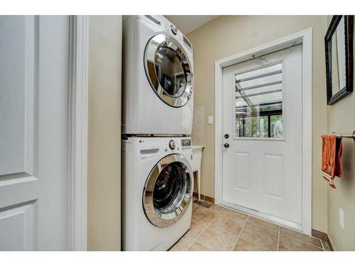 720 Minto Street, Granum, AB - Indoor Photo Showing Laundry Room