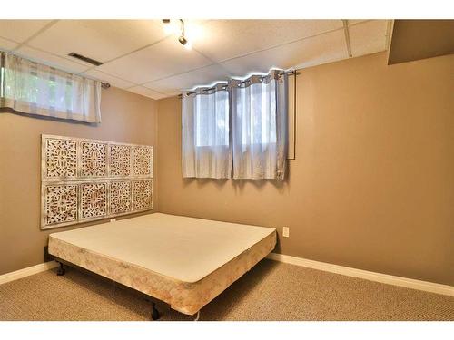 308 8 Street West, Cardston, AB - Indoor Photo Showing Other Room