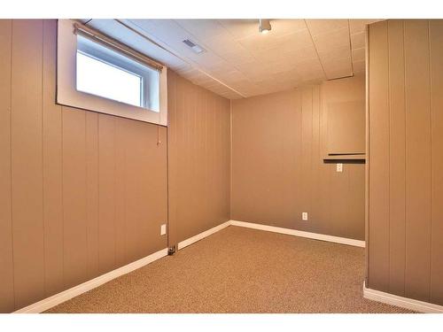 308 8 Street West, Cardston, AB - Indoor Photo Showing Other Room