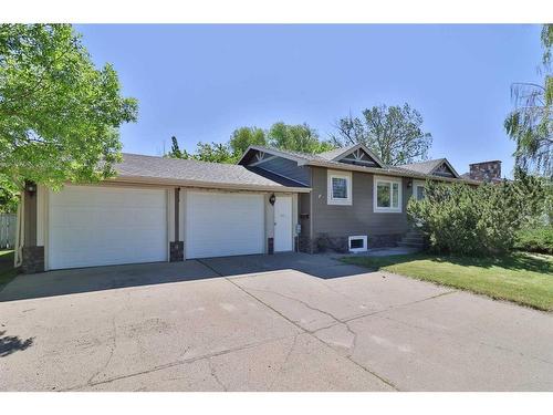 308 8 Street West, Cardston, AB - Outdoor