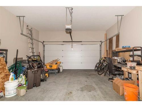 905 Atlantic Cove West, Lethbridge, AB - Indoor Photo Showing Garage