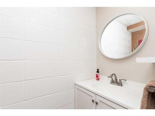 1304 20 Avenue, Coaldale, AB - Indoor Photo Showing Bathroom