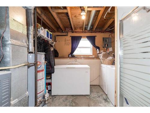 1304 20 Avenue, Coaldale, AB - Indoor Photo Showing Laundry Room